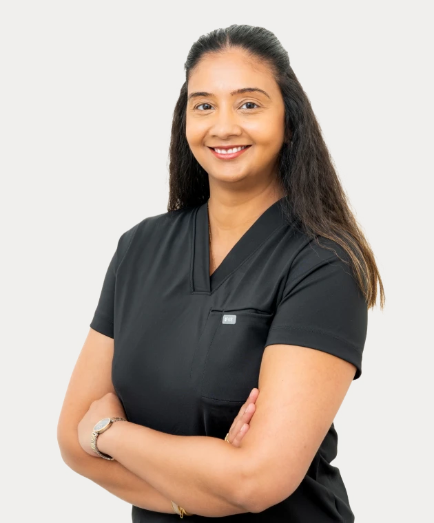 Dr Janani TAMODARIN au cabinet dentaire Mirabeau Paris