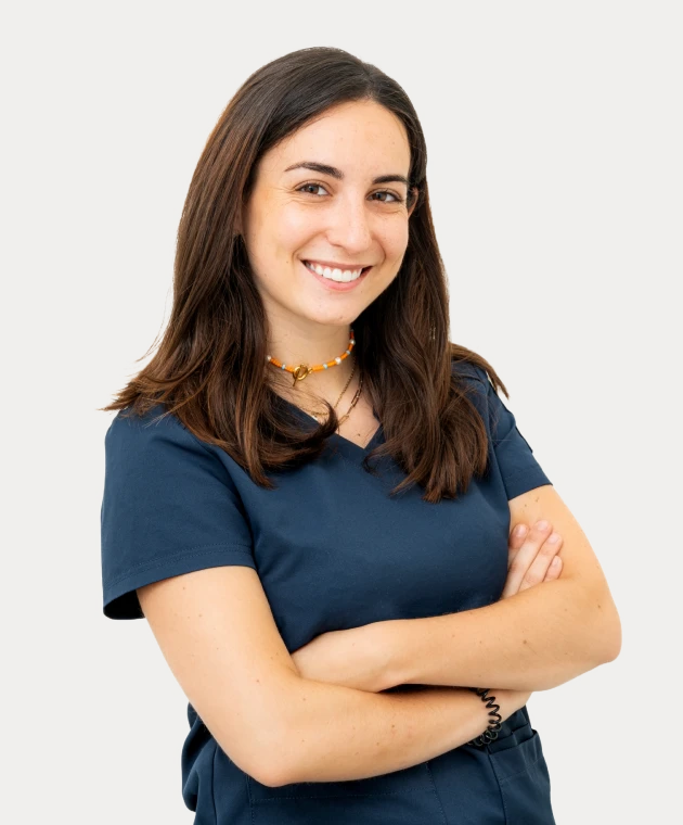 Dr Lucie MEKIES au cabinet dentaire Mirabeau Paris